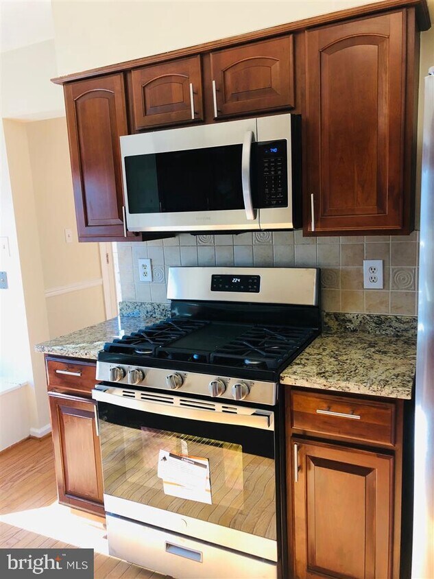 Foto principal - 5745 Oakshore Ct
