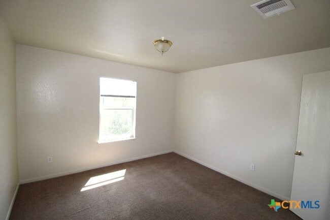 Building Photo - 4205 Primrose Dr