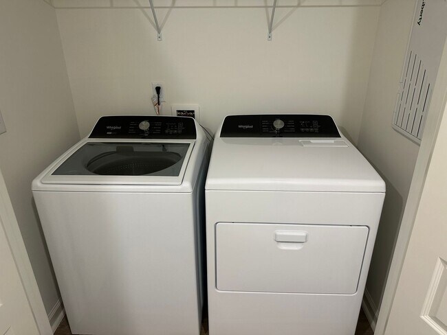 Foto del edificio - Brand New Construction! 3BD, 2.5BA Mebane Townhome Minutes from Tanger Outlets