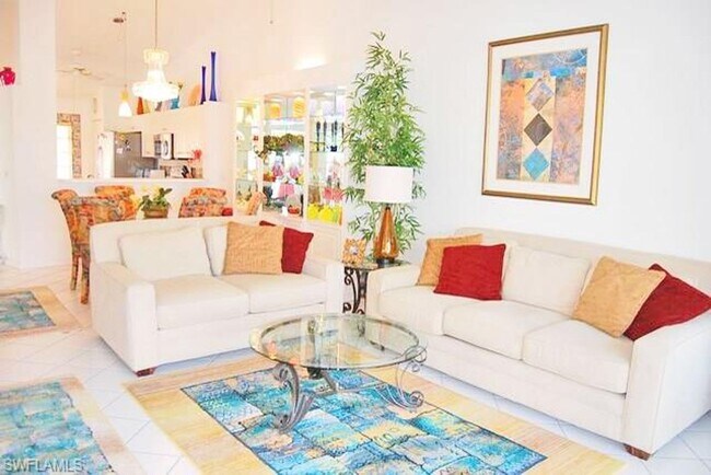 Building Photo - Bright and airy in beautiful gated communi...