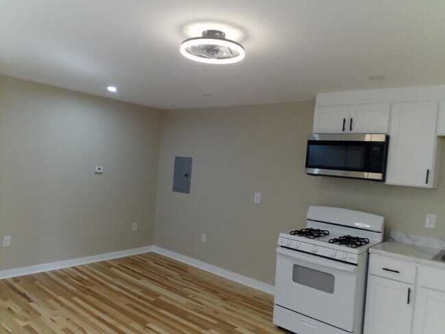 Cocina - 1118 W Rockland St