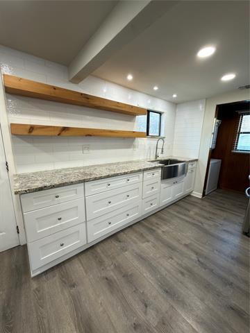 Foto del edificio - 2426 May Ln