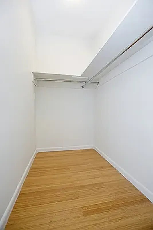 Foto del edificio - 312 W 58th St