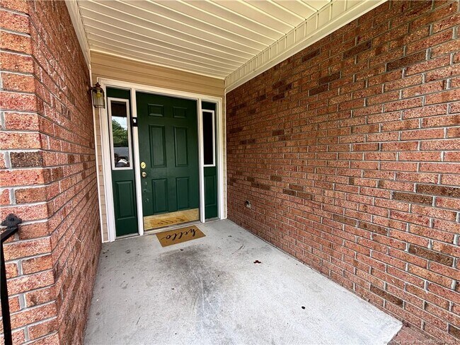 Foto del edificio - 3024 Coachway Dr