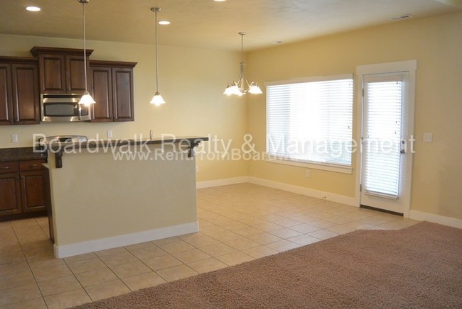 Building Photo - 1091 E Quarry Park Dr