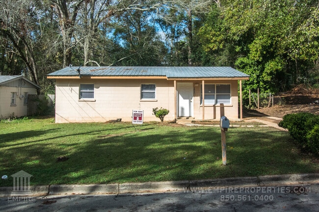 Building Photo - Cute house near both Campus and close to d...