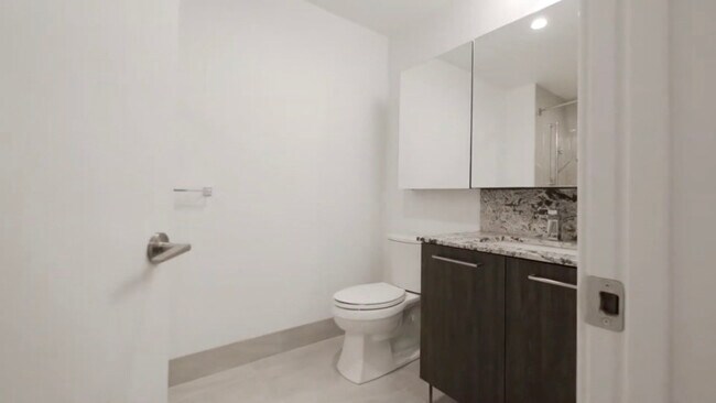 Foto del edificio - 825 N Hudson Ave