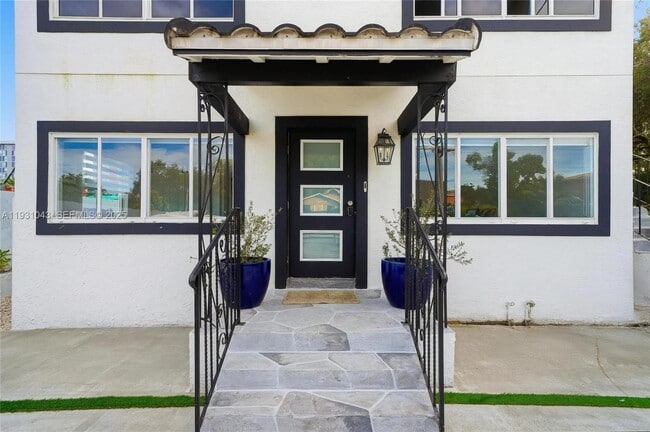 Foto del edificio - 1590 NW 38th St