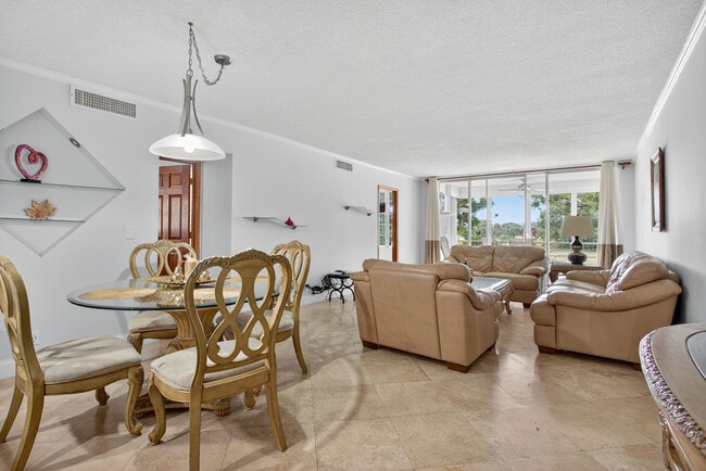 Building Photo - 2671 S Course Dr