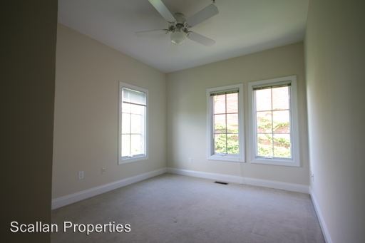 Building Photo - 525 G St SE