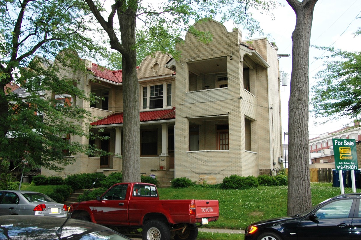 Building Photo - 755-759 Broughton St