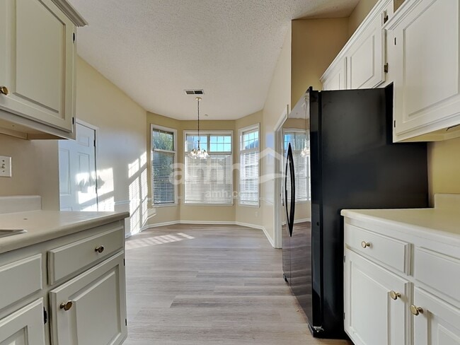 Building Photo - 4946 Rivercrest Ln