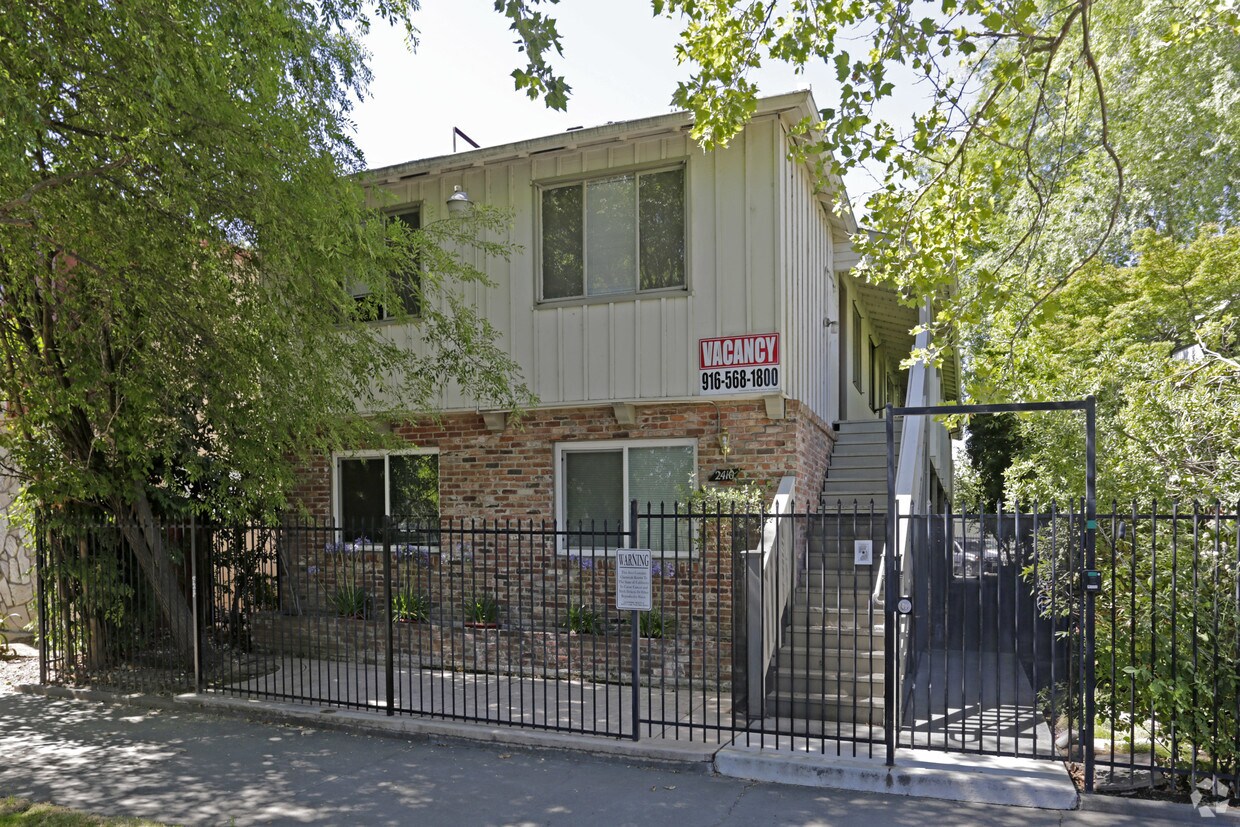 Primary Photo - 2410 Q St
