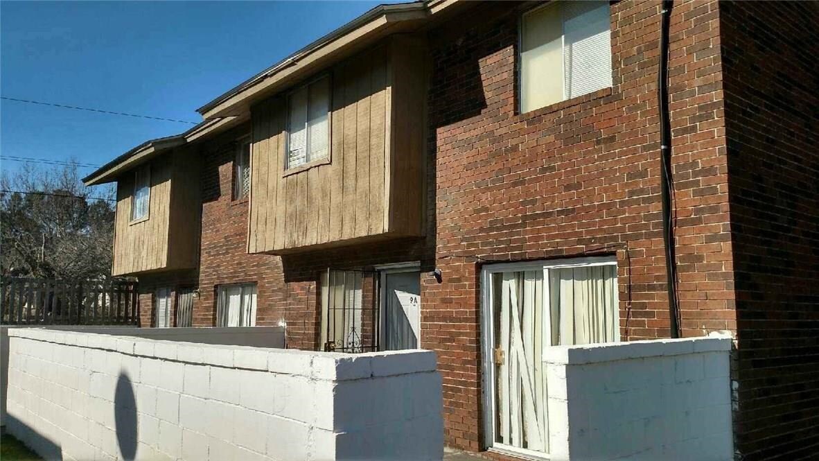 Primary Photo - 9 Lewis Dr