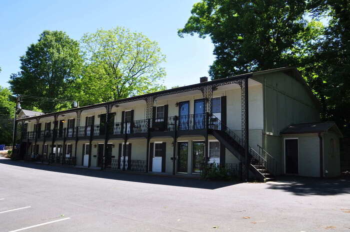 Primary Photo - 1310-6 BrookstownAve-1BR/1BA-West End APT!!!