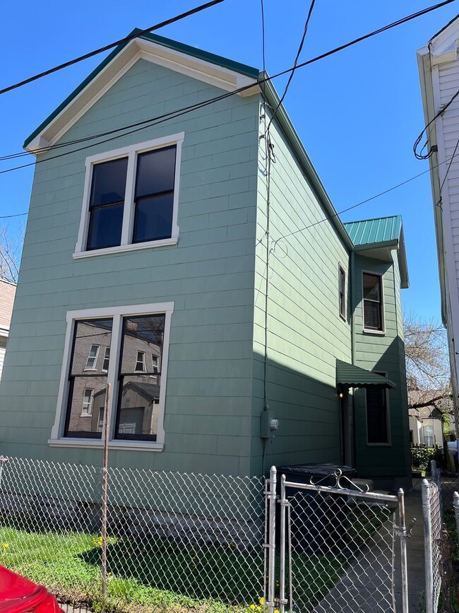 Building Photo - 1830 Pearl St