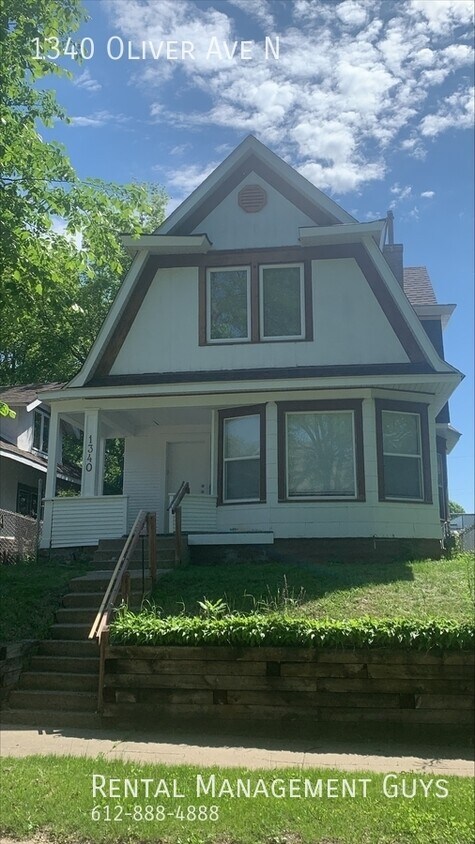 Primary Photo - Large 3 Bedroom! Ready to Rent!