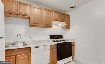 Building Photo - 7997 Audubon Ave