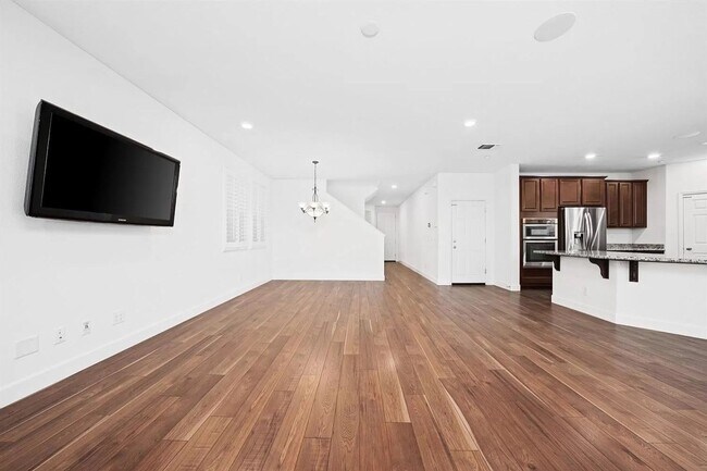 Foto del edificio - Available Now! Beautiful 2-story home in the Hamptons in Natomas, 3+2, Office & huge loft