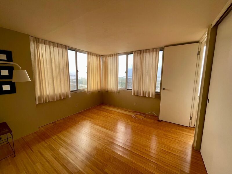 Primary Photo - 1060 Kamehameha Hwy