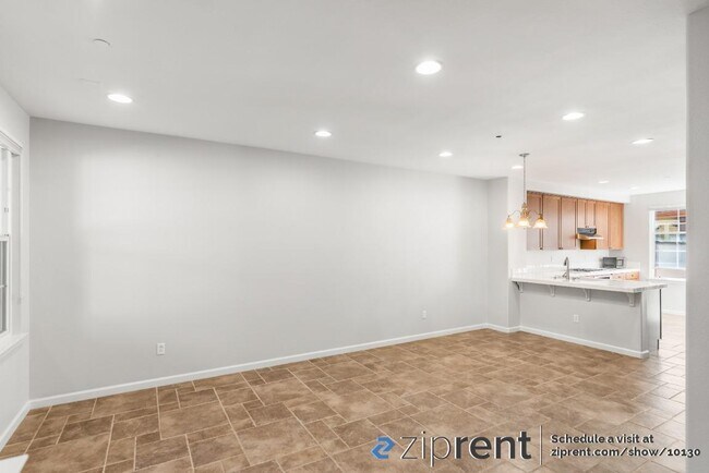 Building Photo - 482 Tristania Terrace