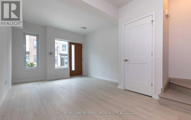 Building Photo - 1030-1030 Portage Pkwy