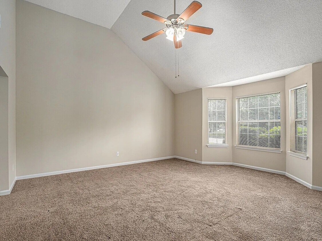 Building Photo - 5346 Salem Springs Dr