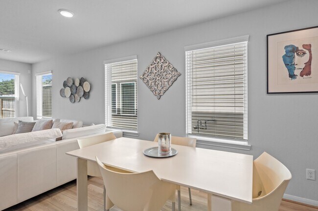 Foto del edificio - 18807 Glenwood Chase Ct