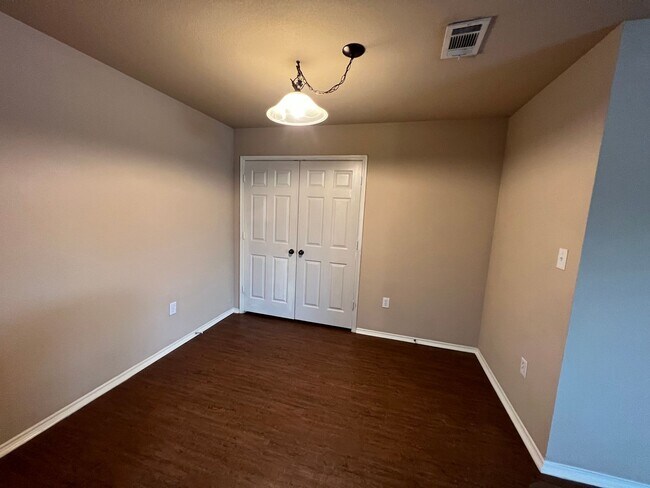 Building Photo - Welcome home to this spacious 3-bedroom, 2-bath quadplex in Krum!