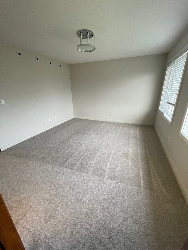 Building Photo - 516 Pichler Way