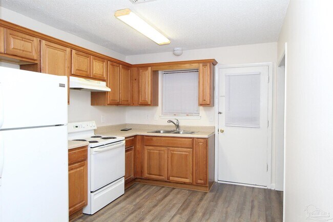 Building Photo - 1610 Sunny Ridge Ln