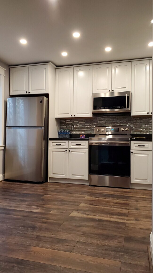 Building Photo - 23 Wellspring Cir