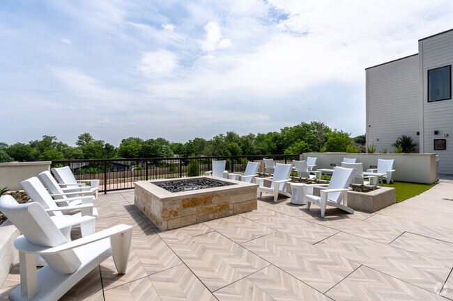 Sun & Grilling Deck - SOFI at 6311