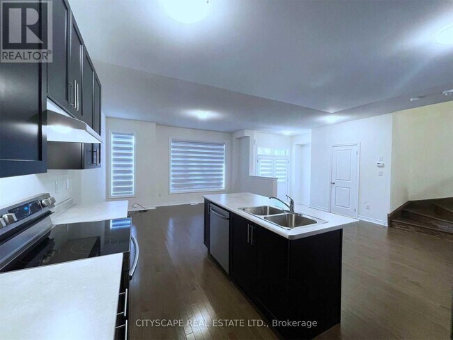 Photo du bâtiment - 253 Clockwork Dr