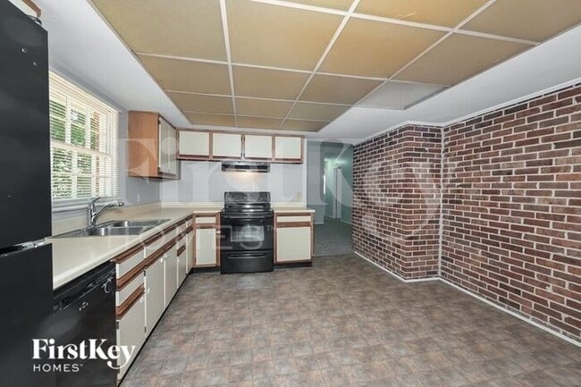 Building Photo - 4110 Rue St Germain