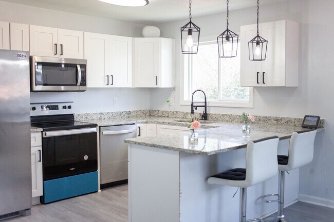 Foto del edificio - Beautifully Renovated 3-Bedroom Home in Hampton – Move-In Ready!