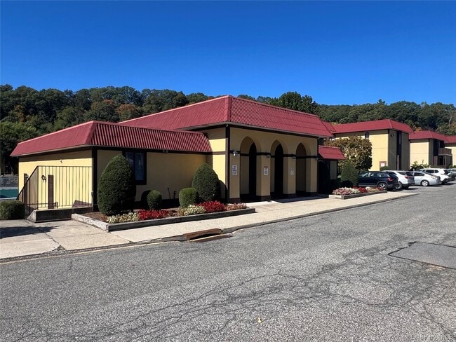 Building Photo - 2 Granada Crescent