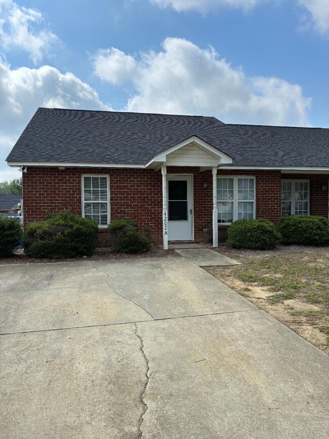 Building Photo - 4202 Thistle Dr NW