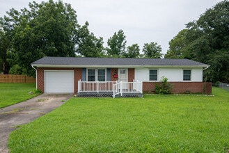 Building Photo - 203 Noble Ct