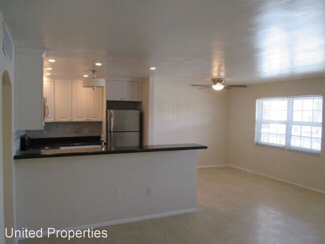 Foto del edificio - 2 br, 1 bath House - 5201 NE 24 Terrace, #...