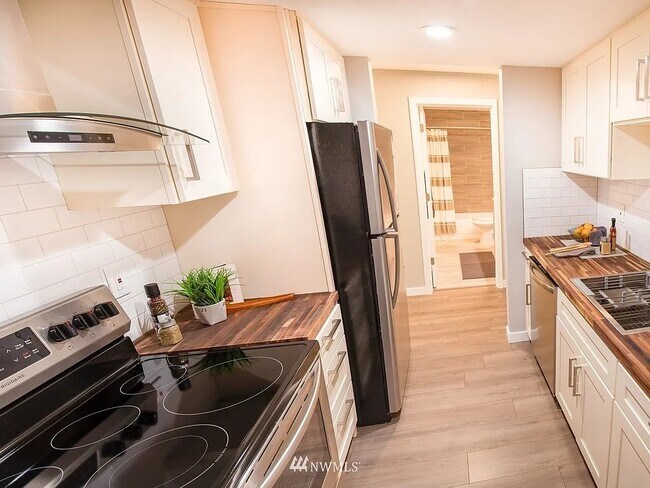 Foto del edificio - 13717 Linden Ave N