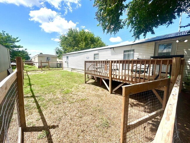 Building Photo - *APPLICATION RECEIVED*  **MOVE IN SPECIAL!...