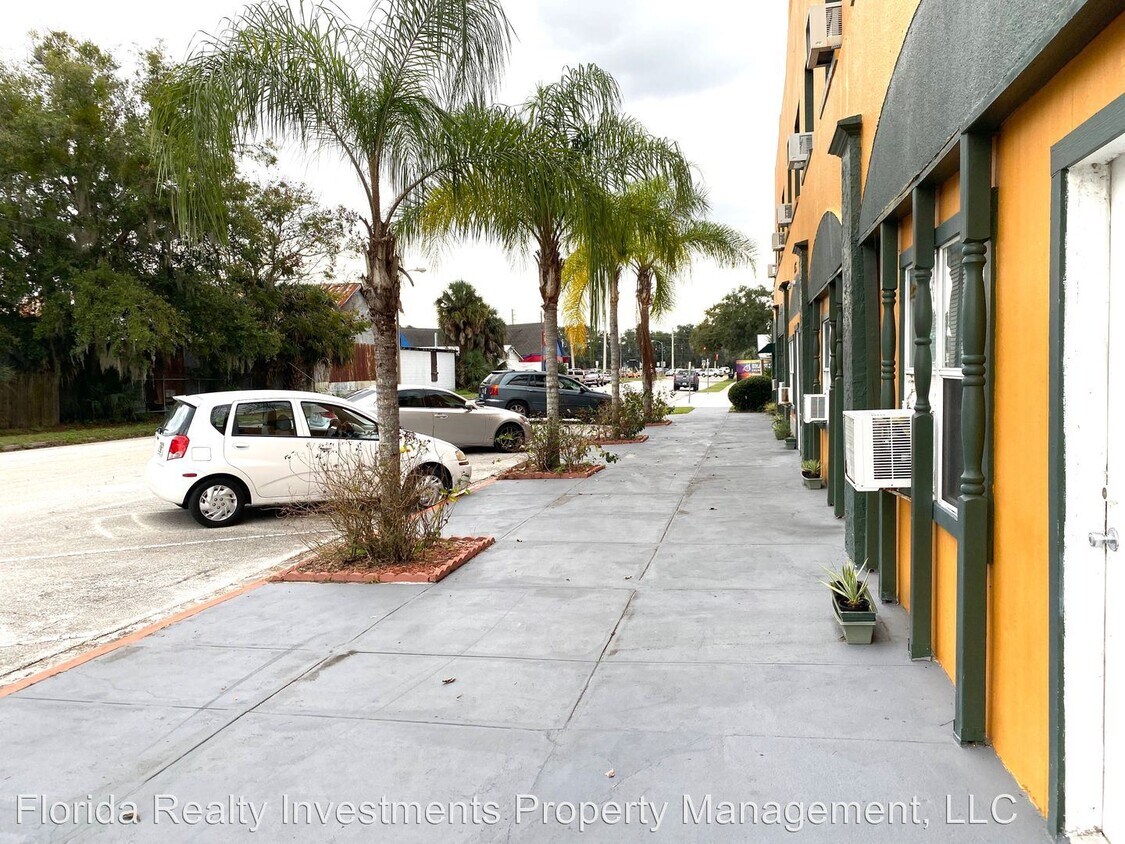 Primary Photo - 475 Umatilla Blvd