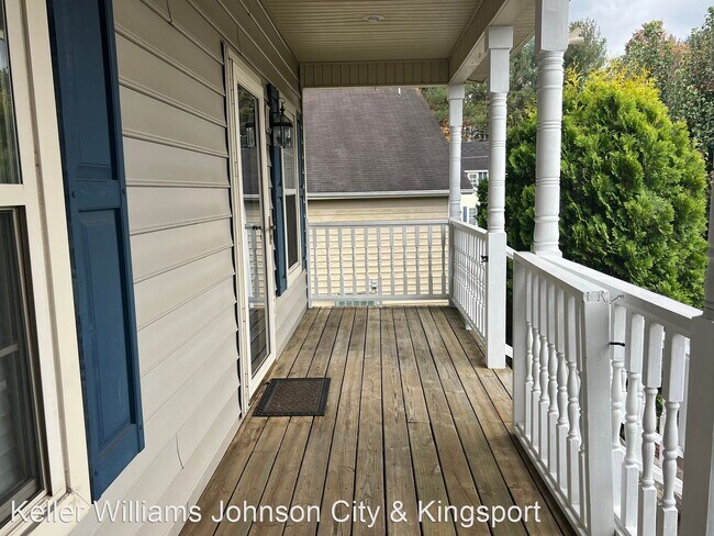 Building Photo - 2 br, 1 bath House - 244 Main Street Village