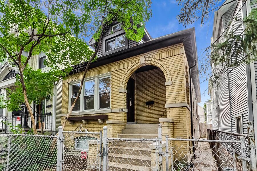 Foto principal - 1521 W Nelson St