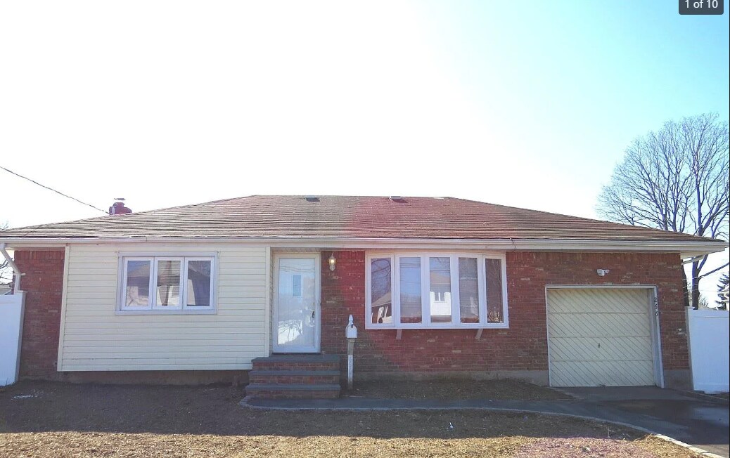 266 Central Park Rd, Plainview, NY 11803 House Rental in Plainview