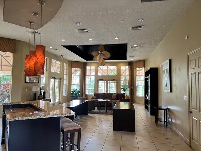 Foto del edificio - 5500 Metrowest Blvd