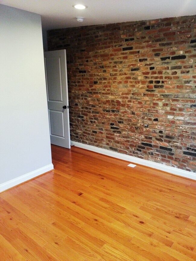 Bedroom - 1415 E Clement St
