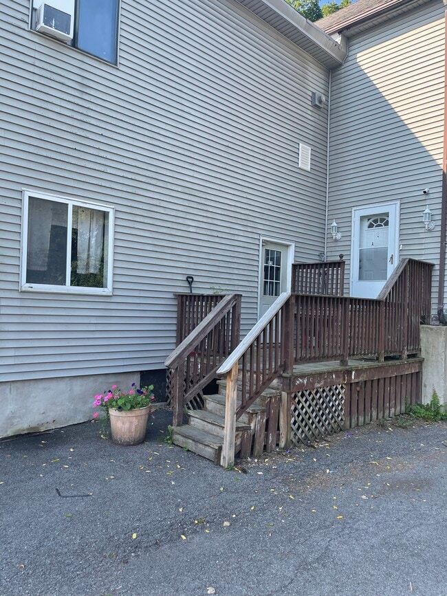Side porch - 205 North St