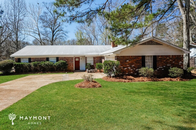 Building Photo - 800 Dogwood Dr